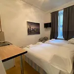 F6-Comfy Ground Flr Studio Fits 4- Near Hyde Park