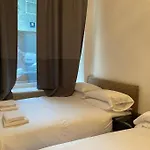 F6-Comfy Ground Flr Studio Fits 4- Near Hyde Park