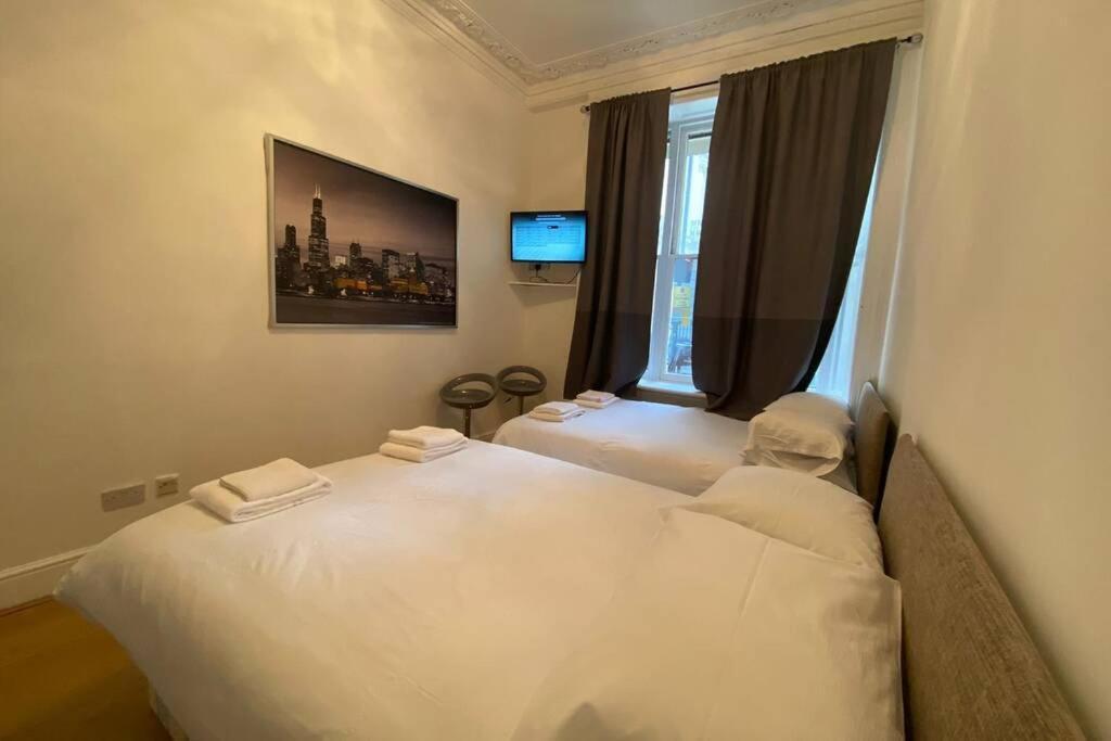 Apartment F6-comfy Ground Flr Fits 4- Near Hyde Park *