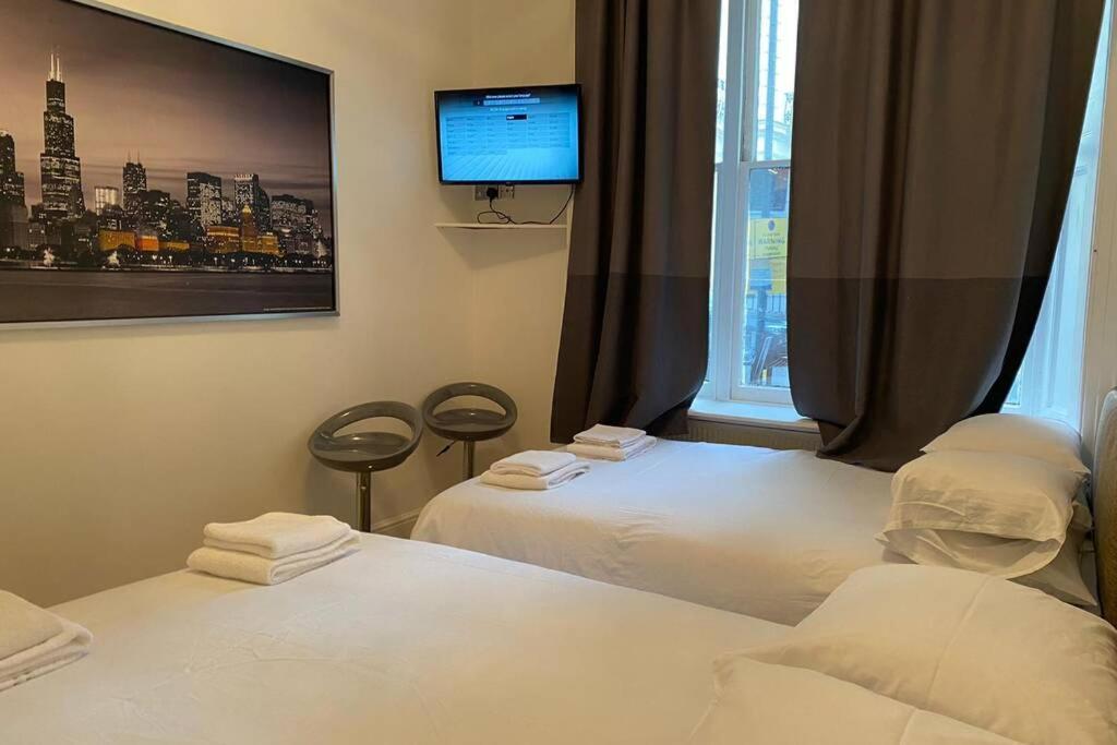 Apartment F6-comfy Ground Flr Fits 4- Near Hyde Park