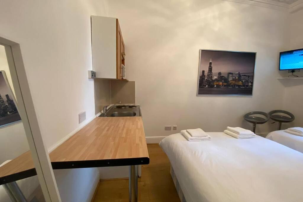 Appartement F6-comfy Ground Flr Fits 4- Near Paddington Londres